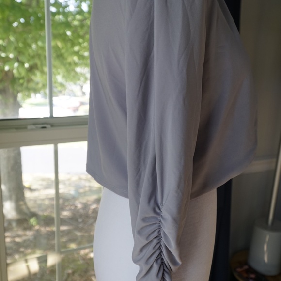 Size M Rekucci Gray Open Front Ruched Sleeve Shrug Jacket – New Without Tags - Picture 3 of 4